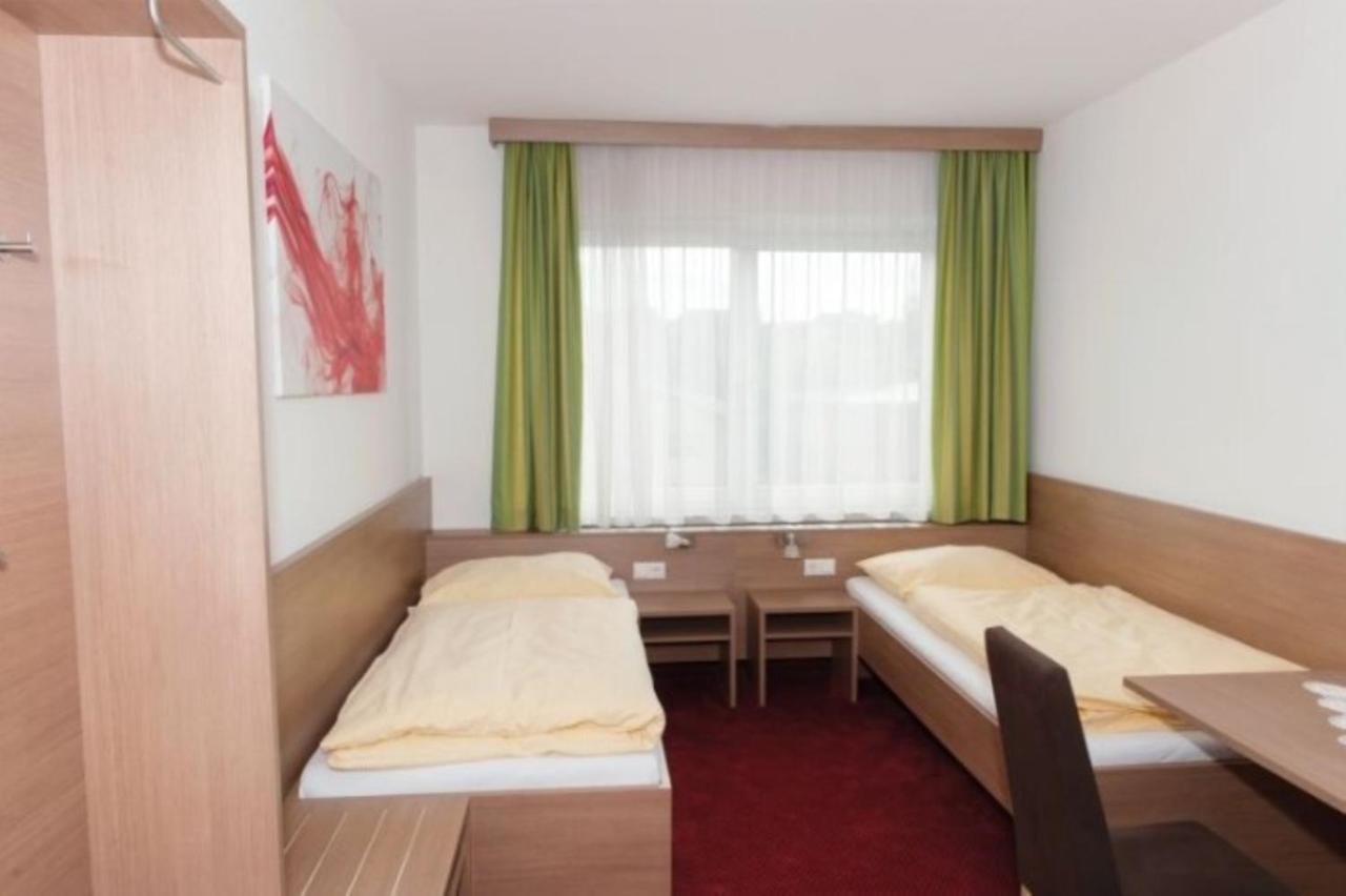 Meggenhofen Gasthof Pension Auzinger المظهر الخارجي الصورة